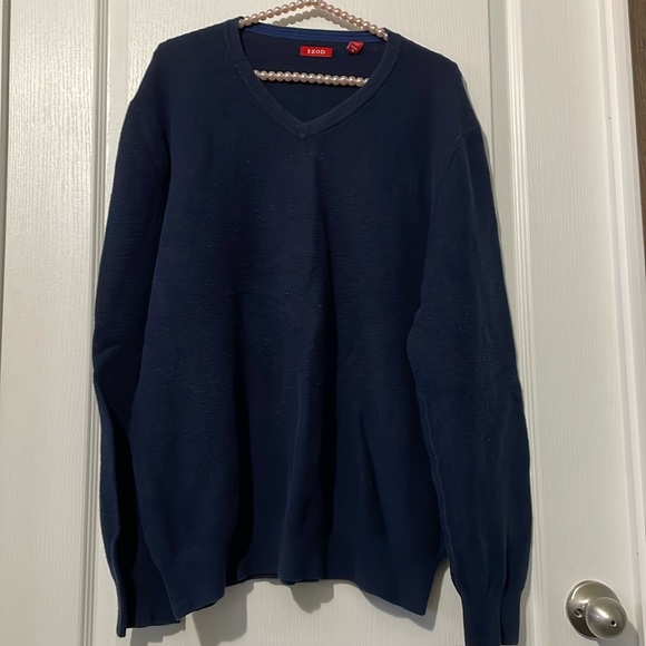 Like New! Men’s IZOD Navy Blue V-Neck Sweater - Picture 1 of 2